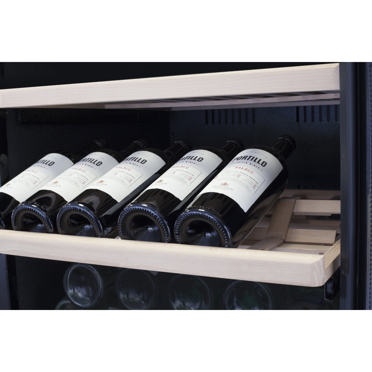 Винный шкаф Caso WineChef Pro 126-2D