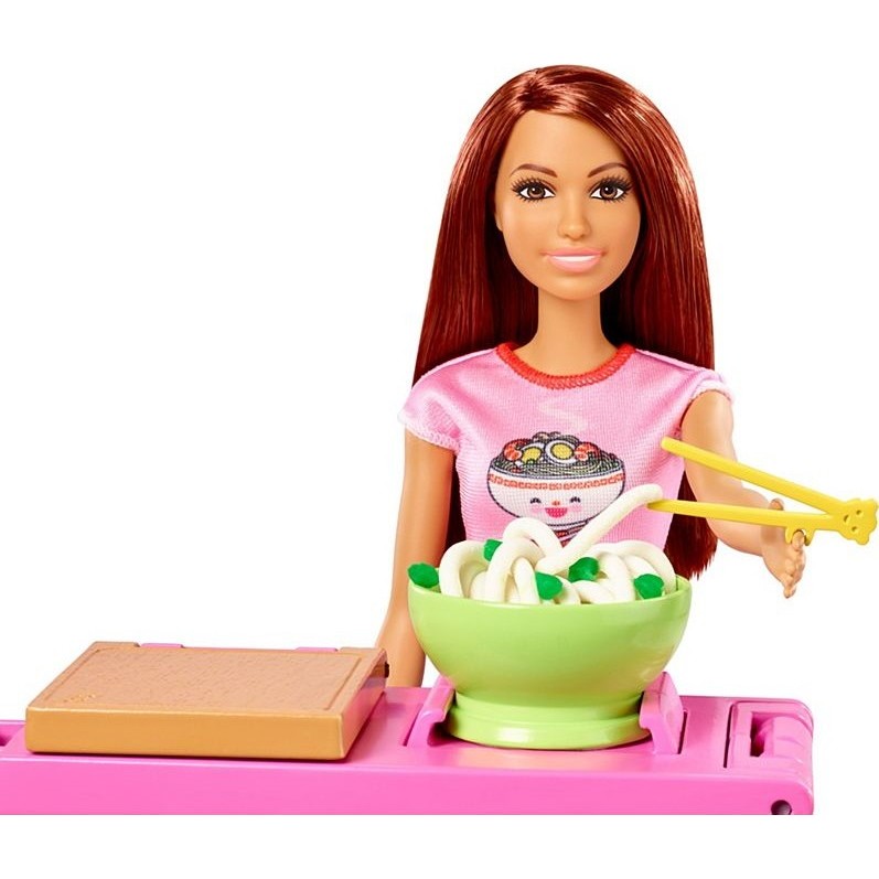 Кукла Barbie Noodle Bar Playset with Brunette GHK44