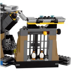 Конструктор Lego Batcave Break-In 70909
