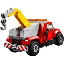 Конструктор Lego Tow Truck Trouble 60137