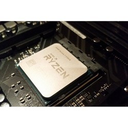 Процессор AMD Ryzen 7 Summit Ridge (1700 BOX)