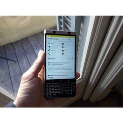 Мобильный телефон BlackBerry Keyone (серебристый)