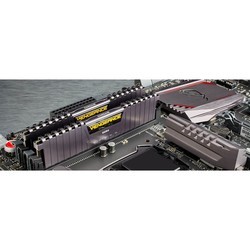 Оперативная память Corsair Vengeance LPX DDR4 (CMK32GX4M4C3000C15)