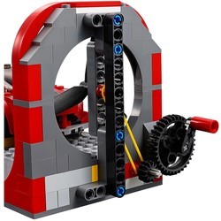 Конструктор Lego Ferrari FXX K and Development Center 75882