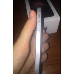 Мобильный телефон Apple iPhone SE 128GB (серебристый)