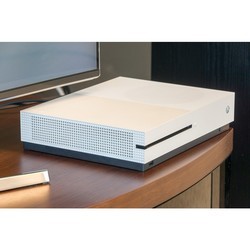 Игровая приставка Microsoft Xbox One S 1TB + Gamepad