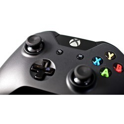 Игровая приставка Microsoft Xbox One 500GB + Gamepad