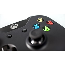 Игровая приставка Microsoft Xbox One 1TB + Game