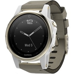 Носимый гаджет Garmin Fenix 5S Sapphire (черный)