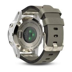 Носимый гаджет Garmin Fenix 5S Sapphire (золотистый)