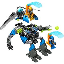 Конструктор Lego Surge and Rocka Combat Machine 44028