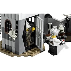 Конструктор Lego The Crazy Scientist and His Monster 9466
