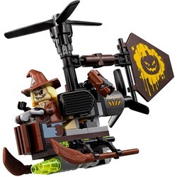 Конструктор Lego Scarecrow Fearful Face-off 70913