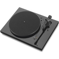 Проигрыватель винила Pro-Ject Debut III/OM10