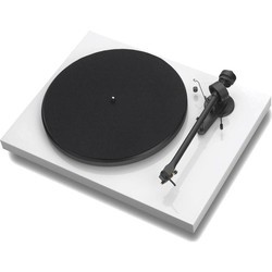 Проигрыватель винила Pro-Ject Debut III/OM10