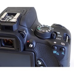 Фотоаппарат Canon EOS 700D kit 18-200