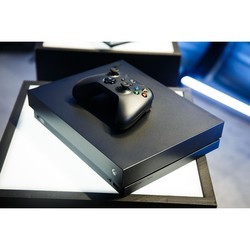 Игровая приставка Microsoft Xbox One X + Game