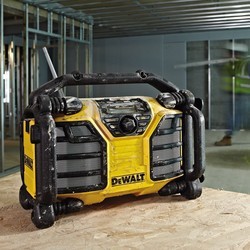 Радиоприемник DeWALT DCR017