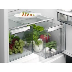 Встраиваемый холодильник AEG SCR 41811 LS