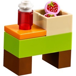 Конструктор Lego Mias Organic Food Market 10749