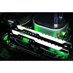 Оперативная память Patriot Viper LED DDR4 (PVLR48G300C5K)