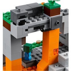 Конструктор Lego The Zombie Cave 21141