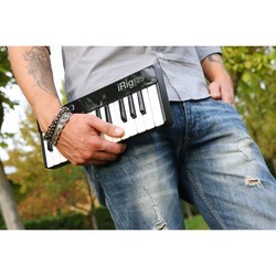 MIDI клавиатура IK Multimedia iRig Keys 25
