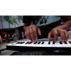MIDI клавиатура IK Multimedia iRig Keys