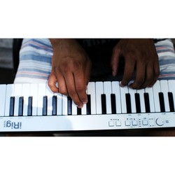 MIDI клавиатура IK Multimedia iRig Keys