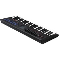 MIDI клавиатура Korg Triton Taktile 49