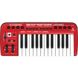 MIDI клавиатура Behringer U-Control UMX250