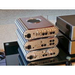 Усилитель Gato Audio DPA-4004 (коричневый)