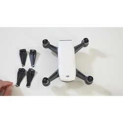 Квадрокоптер (дрон) DJI Spark Fly More Combo (зеленый)