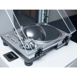 Проигрыватель винила Technics SL-1200GR