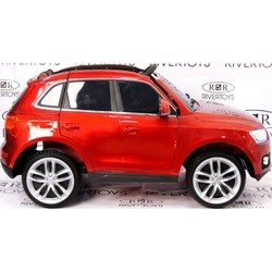 Детский электромобиль RiverToys Audi Q5 (бордовый)