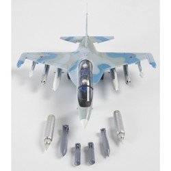 Сборная модель Zvezda Trainer Aircraft YAK-130 (1:72)