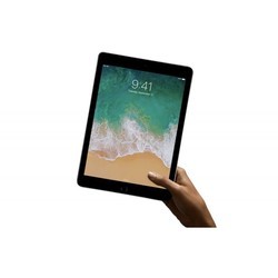Планшет Apple iPad 9.7 2018 32GB (серебристый)