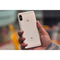 Мобильный телефон Xiaomi Redmi Note 5 32GB (синий)