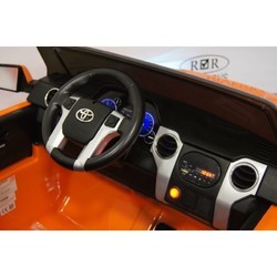 Детский электромобиль RiverToys Toyota Tundra Mini JJ2266 (оранжевый)