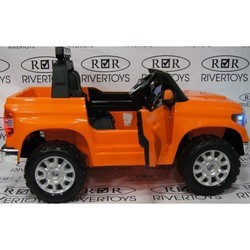 Детский электромобиль RiverToys Toyota Tundra Mini JJ2266 (оранжевый)