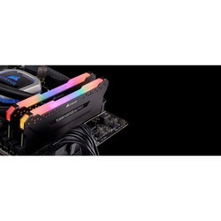 Оперативная память Corsair CMW32GX4M4A2666C16