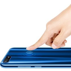 Мобильный телефон Huawei Y7 2018