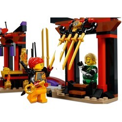 Конструктор Lego Throne Room Showdown 70651