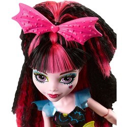 Кукла Monster High Electrified Hair-Raising Ghouls Draculaura DVH67