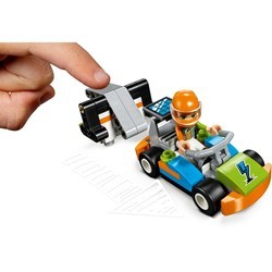 Конструктор Lego Spinning Brushes Car Wash 41350