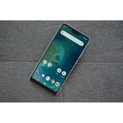 Мобильный телефон Xiaomi Mi A2 Lite 64GB (золотистый)