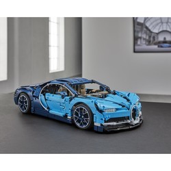 Конструктор Lego Bugatti Chiron 42083