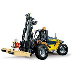 Конструктор Lego Heavy Duty Forklift 42079
