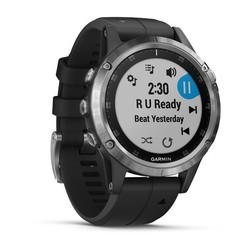 Носимый гаджет Garmin Fenix 5 Plus (серебристый)