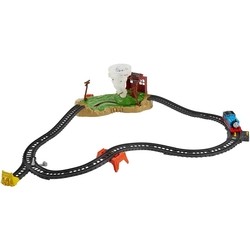 Автотрек / железная дорога Fisher Price Twisting Tornado Set